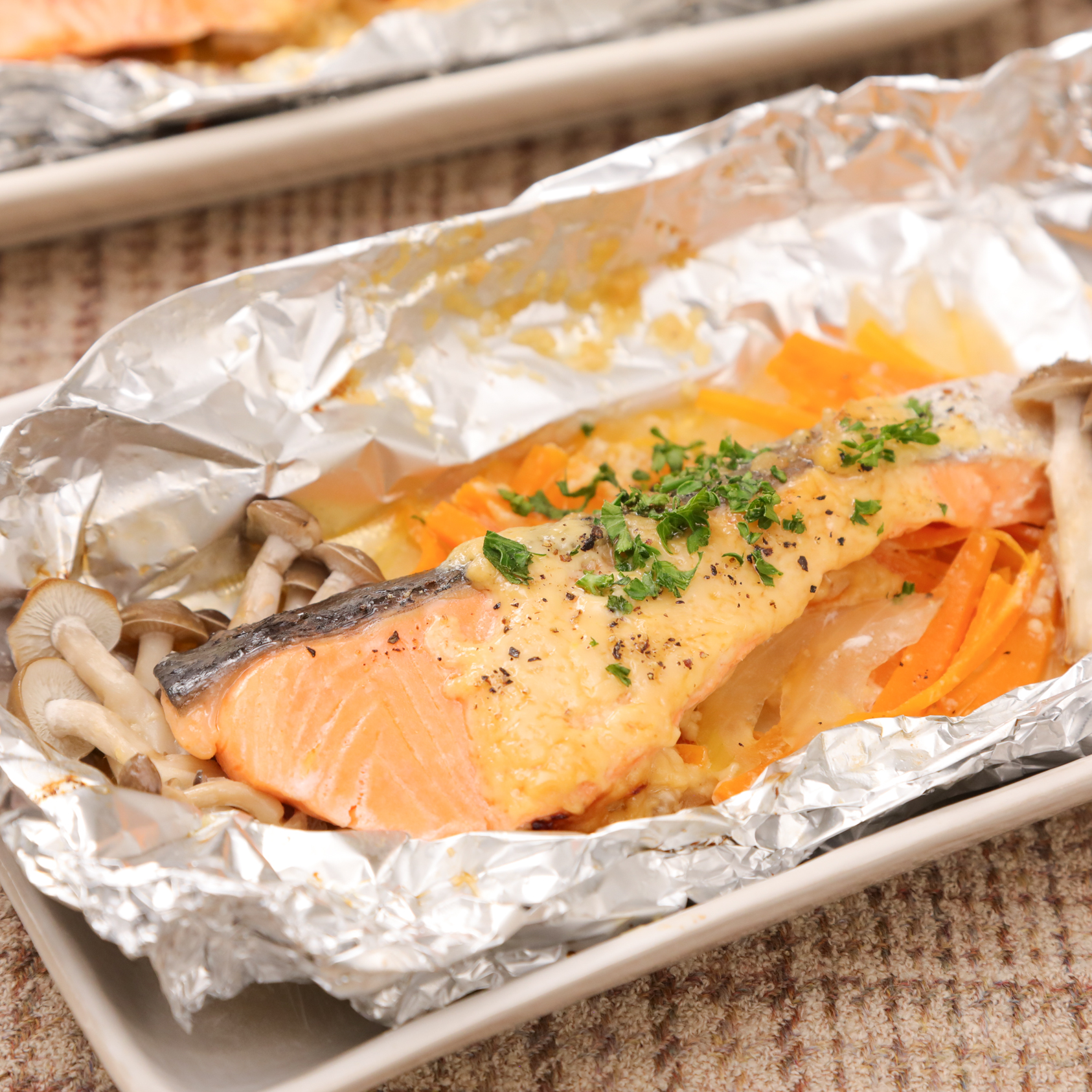 コンソメマヨで♪鮭と野菜のホイル焼き サムネイル画像