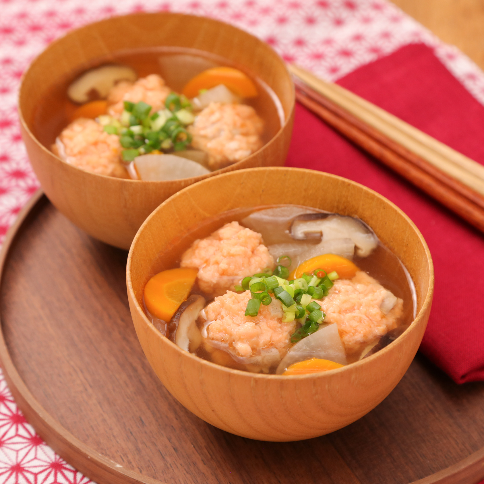 ボリュームたっぷり鮭団子のつみれ汁 サムネイル画像