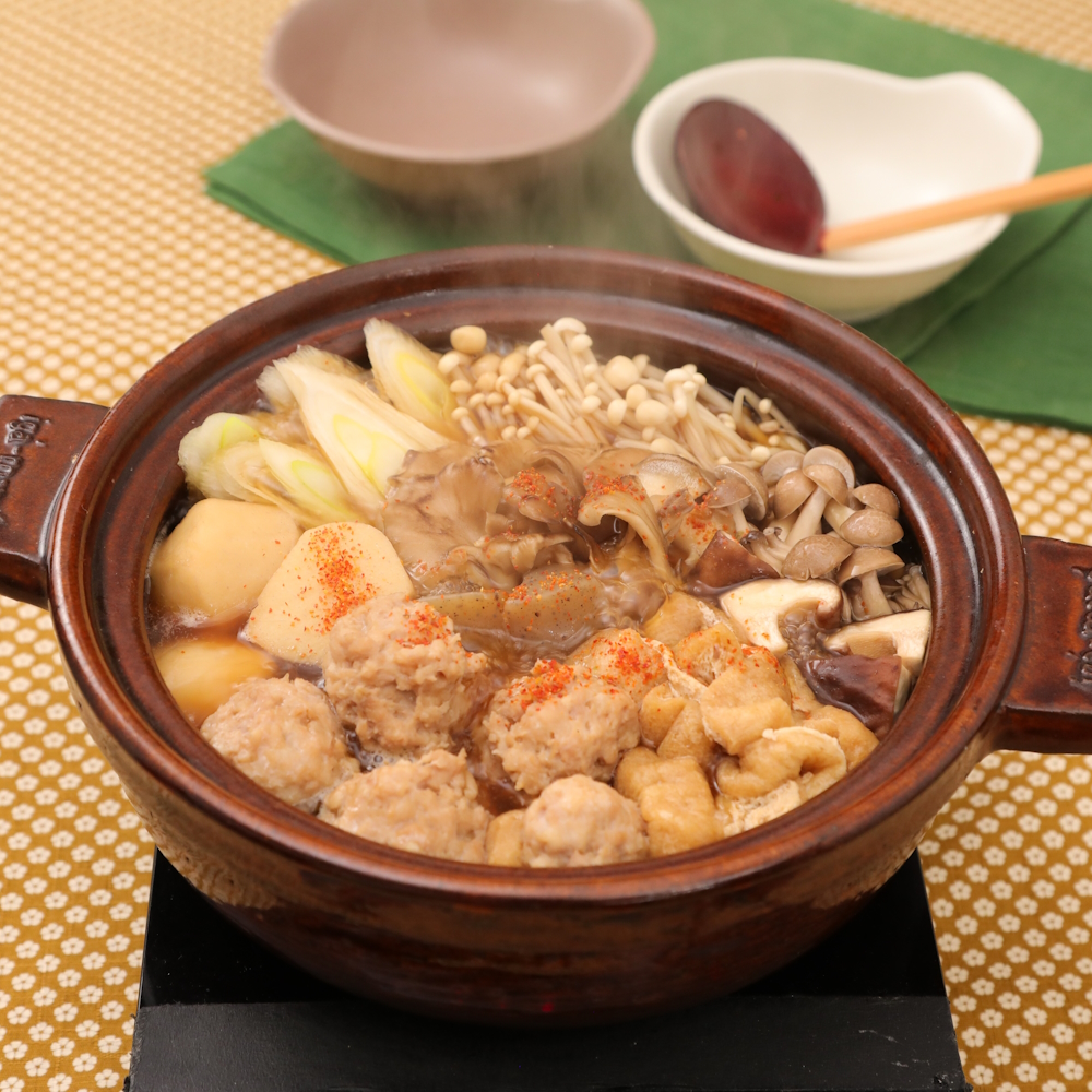ふわふわ鶏団子ときのこの芋煮風鍋 サムネイル画像